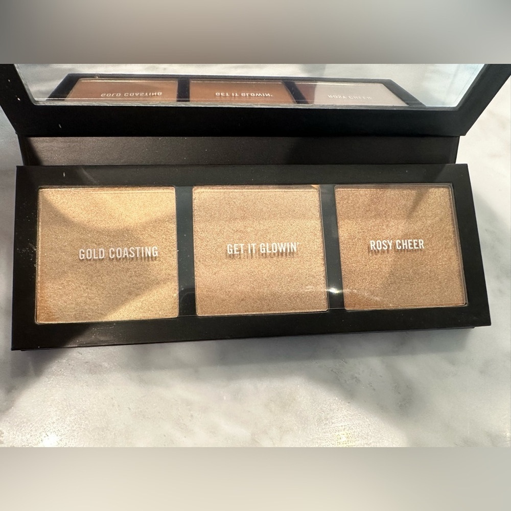 MAC Hyper Real Glow, Get it Glowin’